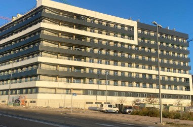 Avance de obras del Edificio Aqua Brisa, fachada industrializada