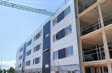 Colocación de fachada industrializada en el Edificio Aqua Mare