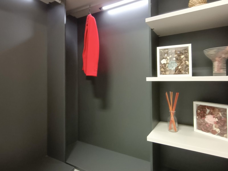 Vestidor del showroom de Valencia