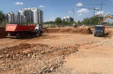 Avance de excavaci�n en las obras de Silk Homes
